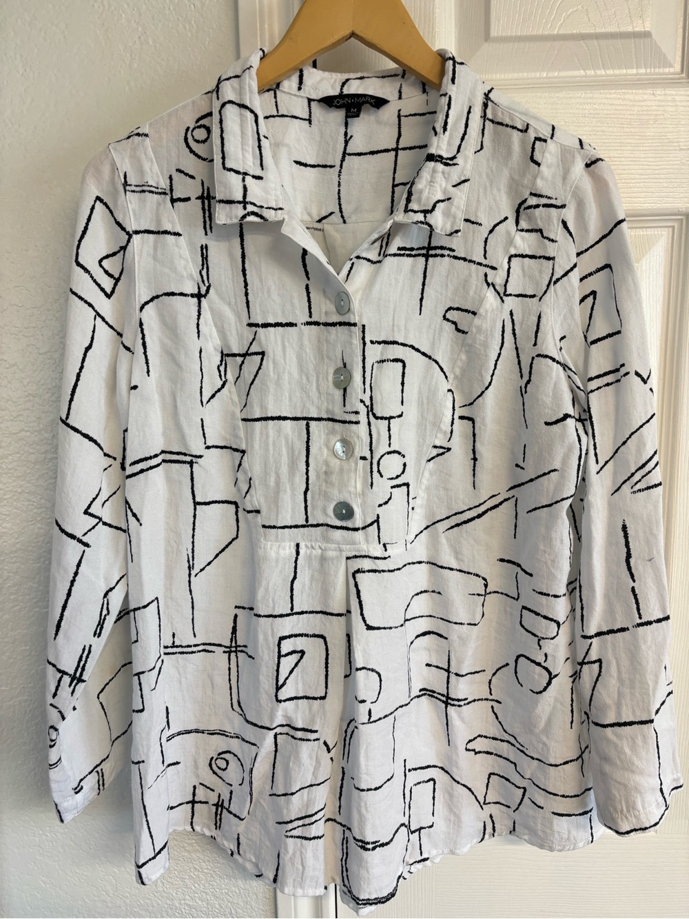 John Mark White Black Button Silver Button Up Top Size M